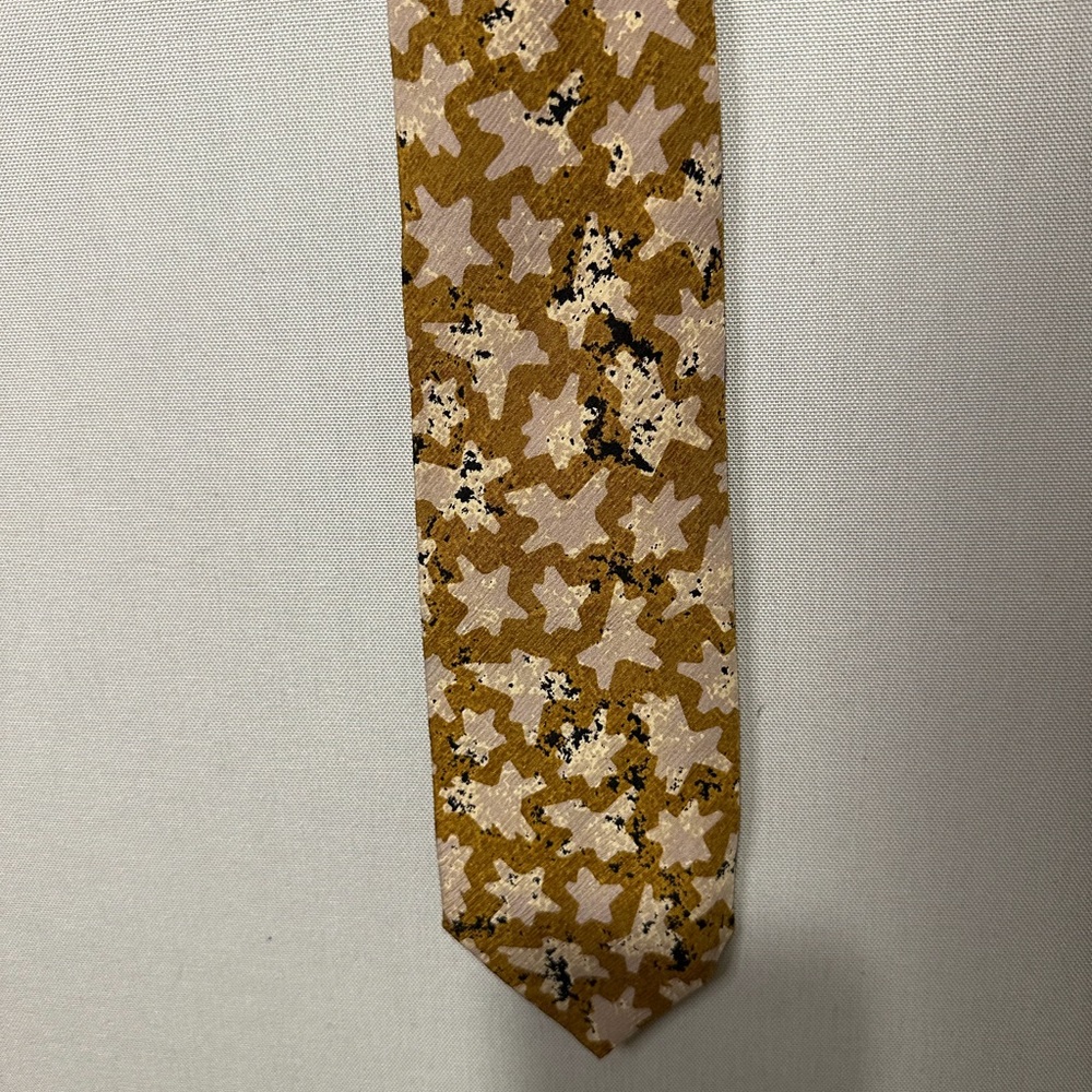 Giorgio Armani Mens Silk Tie Gold Star Patterned. Good condition.